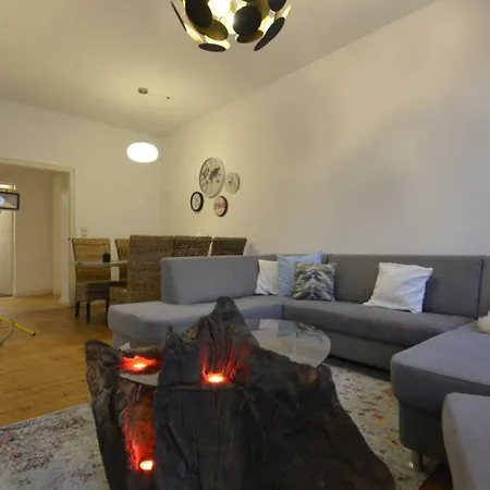 Kaiserliche Hofpost, Mit Whirlpool Und 2 Terrassen